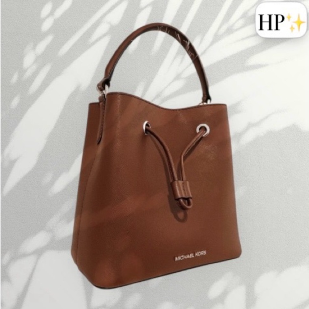 Michael Kors SURI MD Bucket MSGR